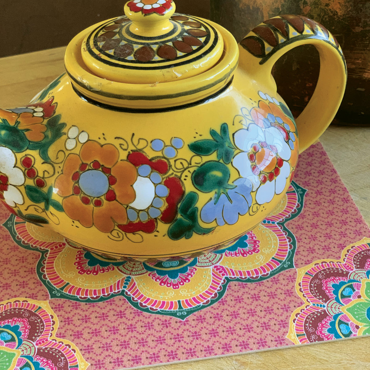 תחתית מנדלה שולחנית לדברים חמים- צהובה