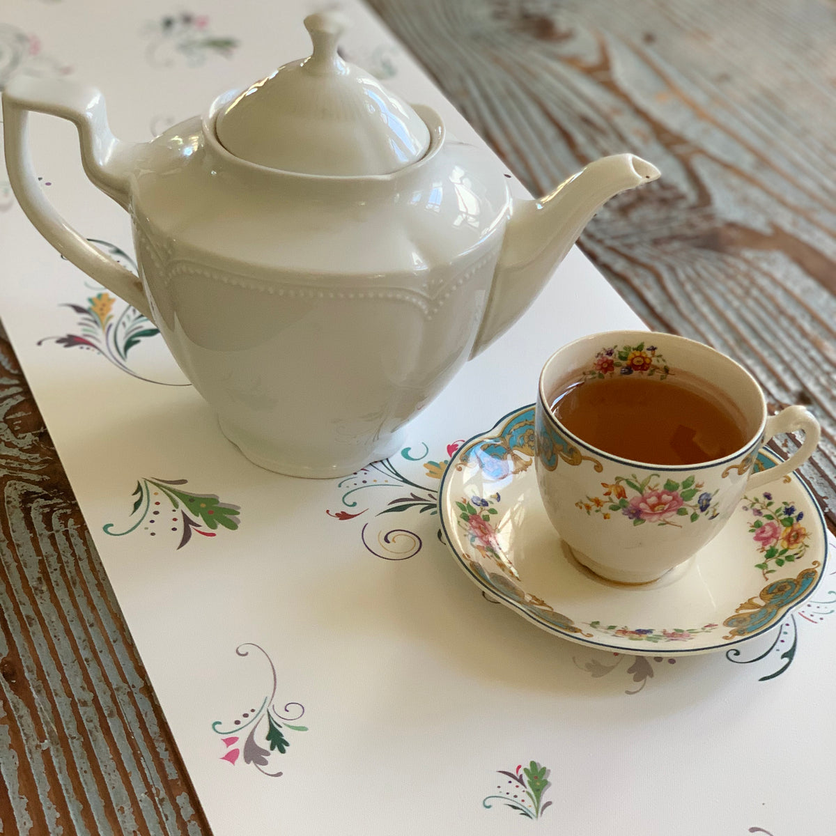 ראנר פיויסי שולחני- סילסולים לבן