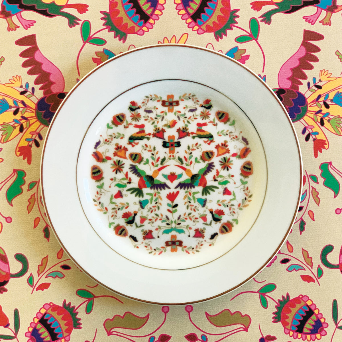 צלחת קרמיקה מצויירת- מקסיקנית לבנה