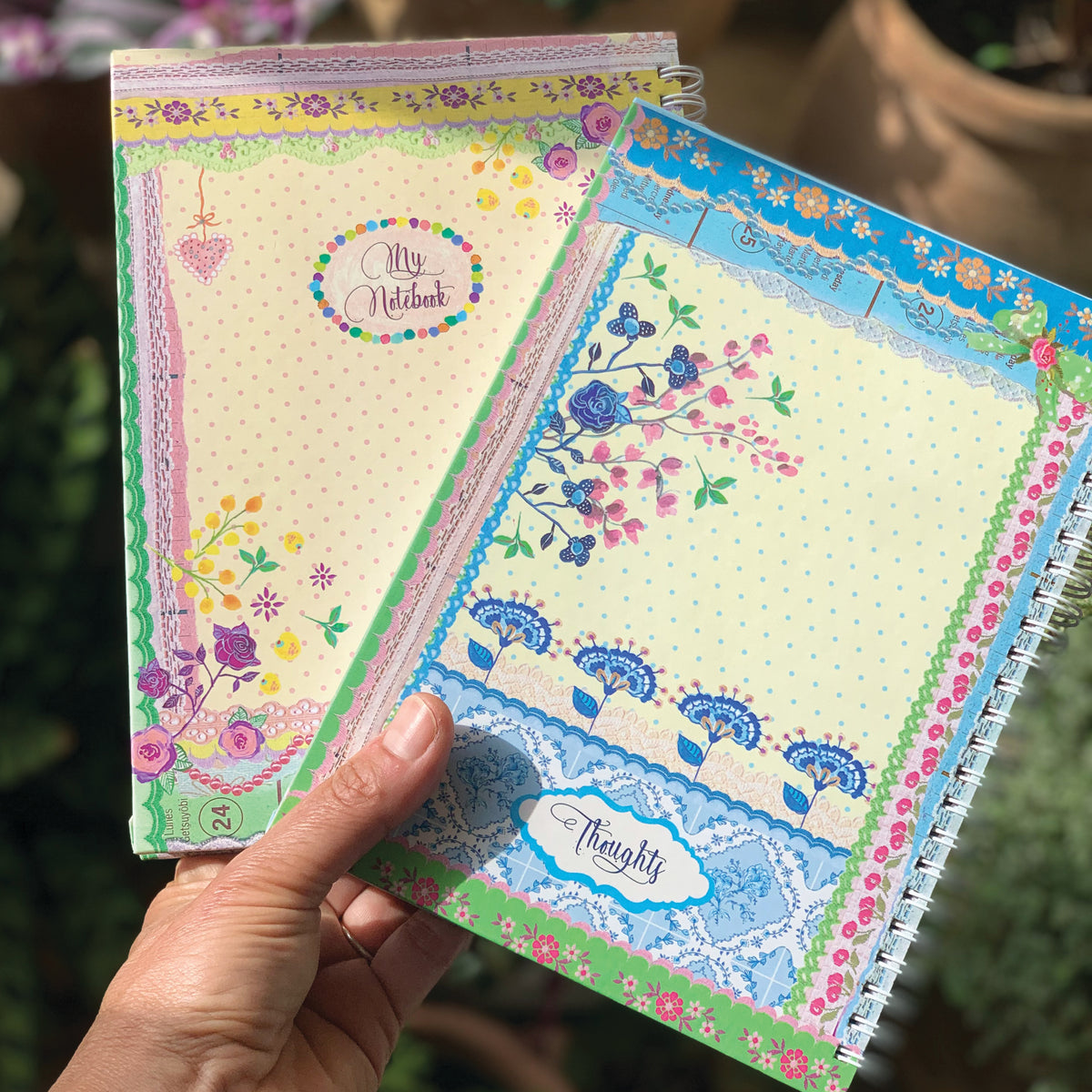 זוג מחברות ספירלה רומנטיות