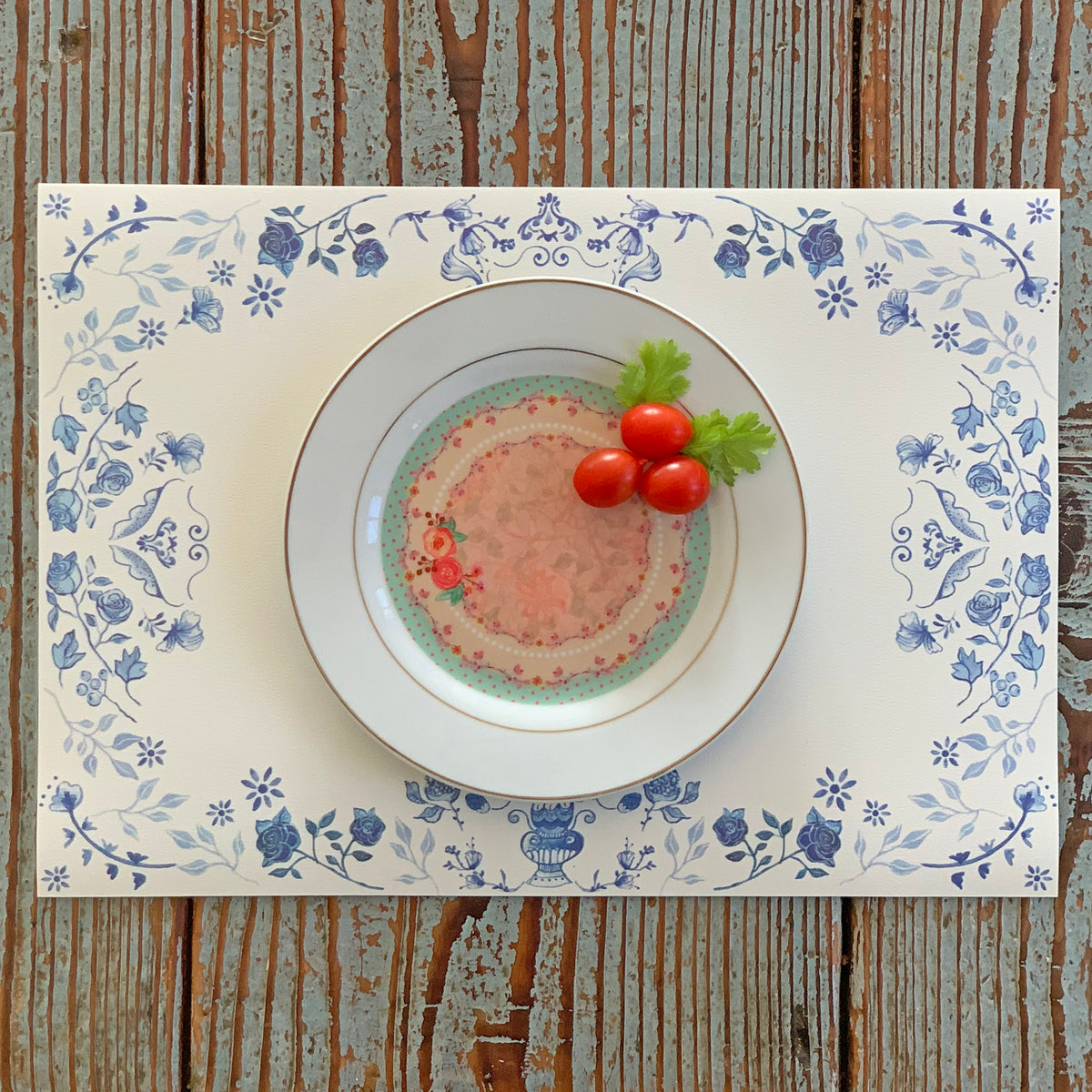 פלייסמט פרחים ולב כחול לבן