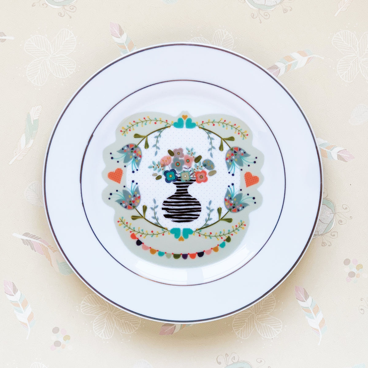 צלחת קרמיקה מודפסת- ציפורים סקנדינביות כד פרחים