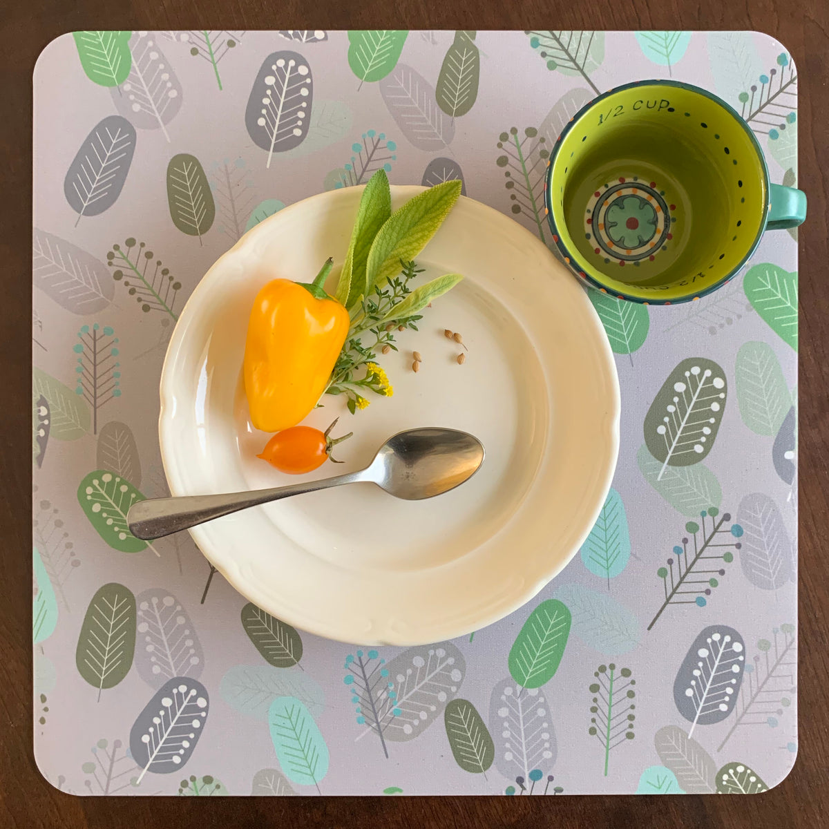 פלייסמט שולחני- עלים גיאומטרים אפור