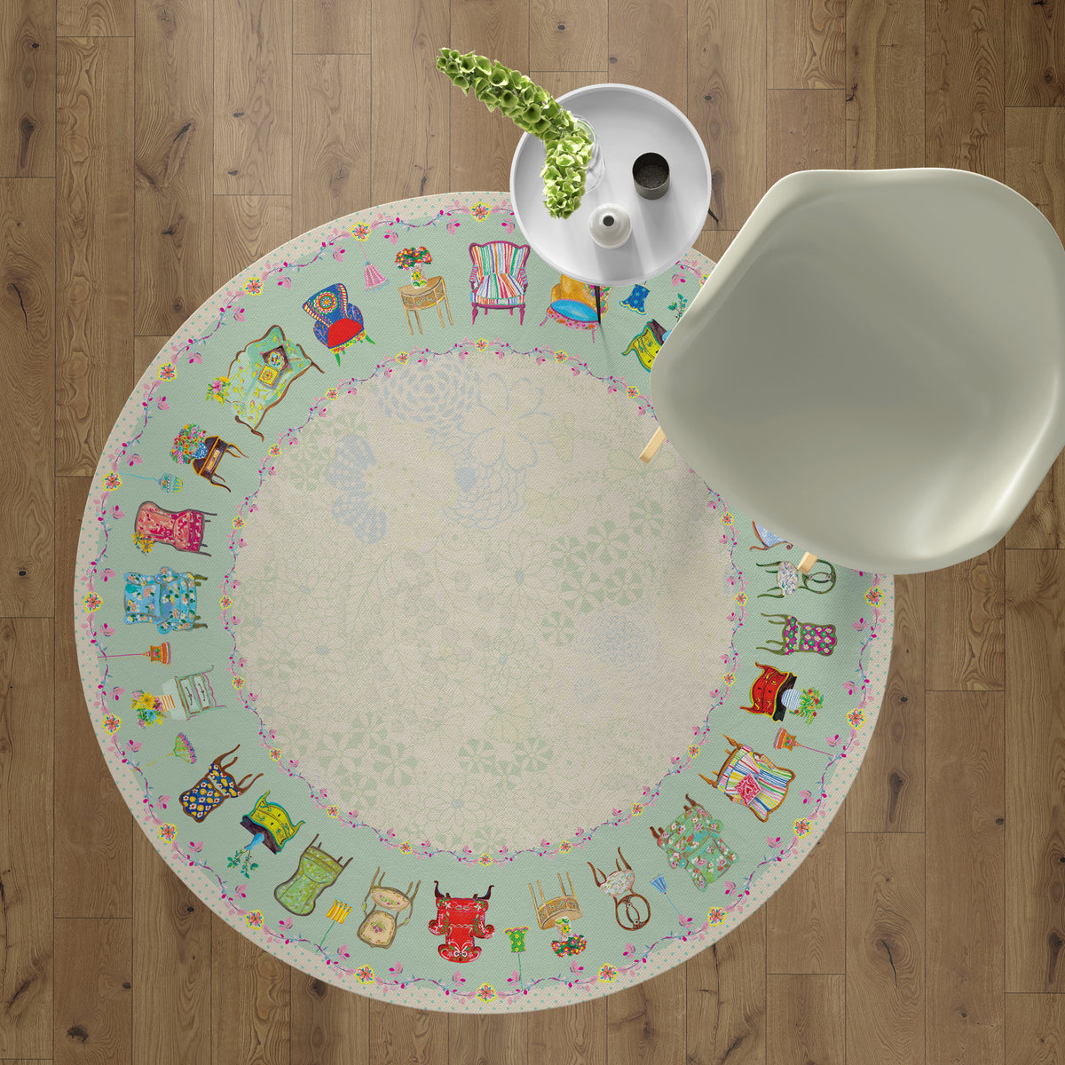 שטיח פיויסי עגול- כיסאות וינטג׳ ירוק סלדין