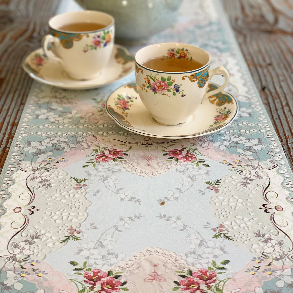 ראנר שולחני - תחרות תכלת