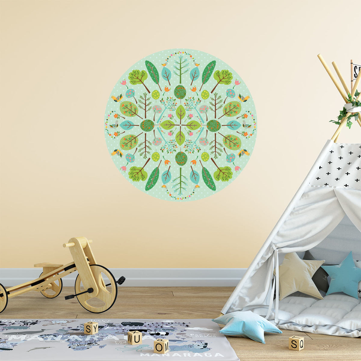 מדבקת קיר- מנדלת עצים רקע ירקרק