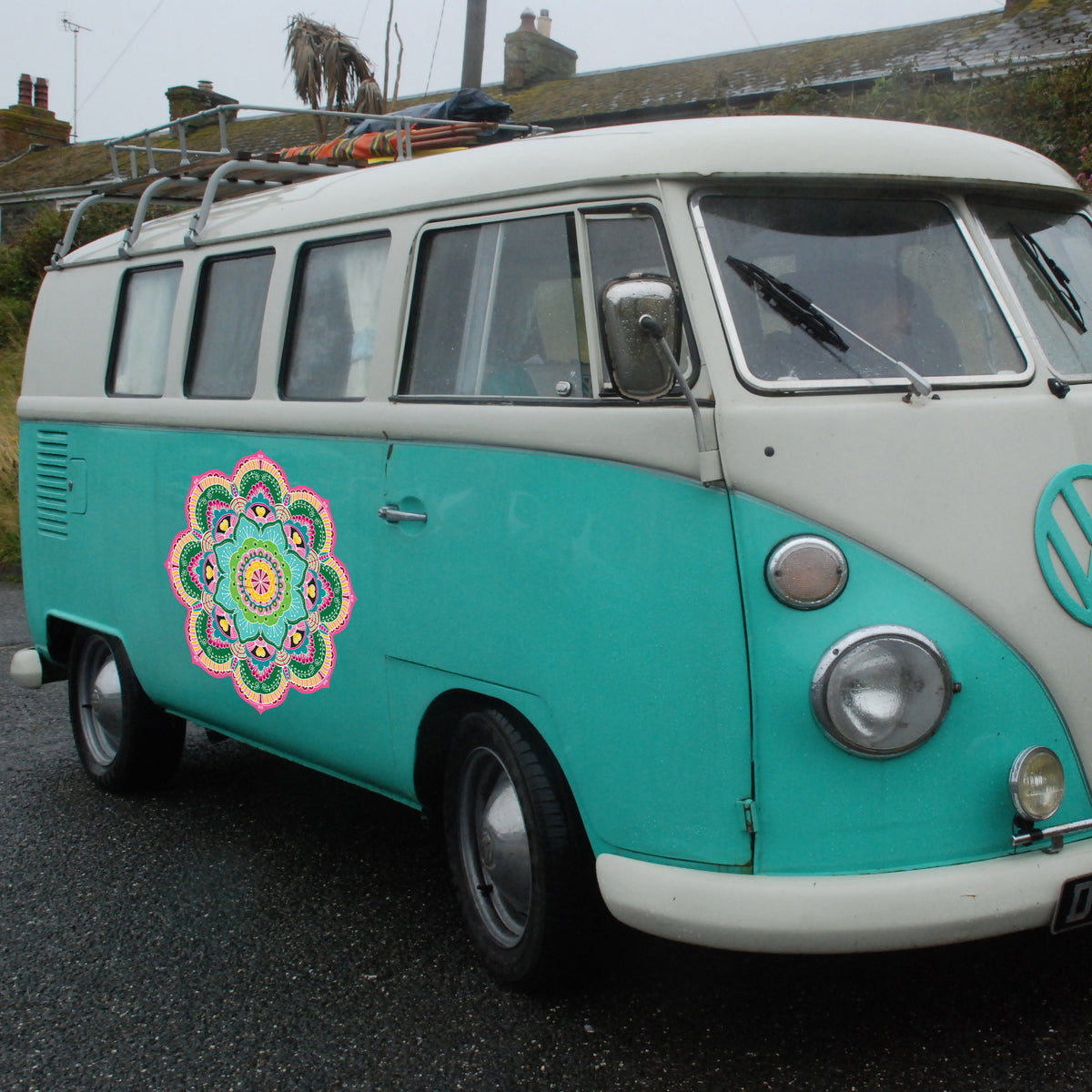 מדבקת מנדלה לרכב- lotus